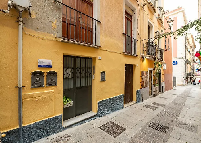 Bed and Breakfast B.House Cagliari
